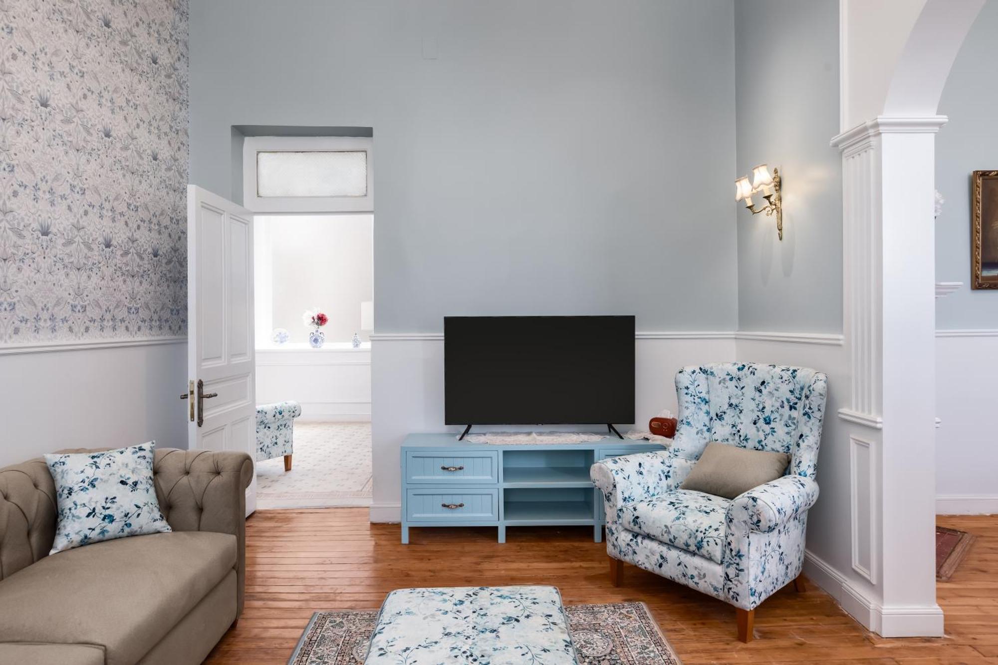 Downtown Sunny Hideaway Vintage, 7 Balconies Appartement