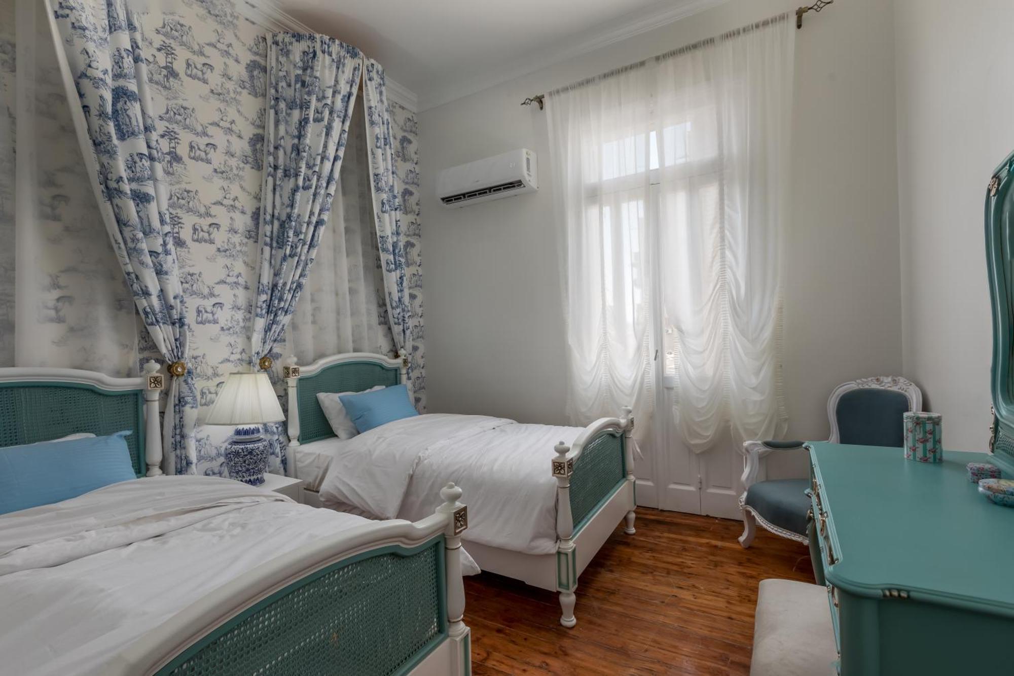 Downtown Sunny Hideaway Vintage, 7 Balconies Appartement Caïro
