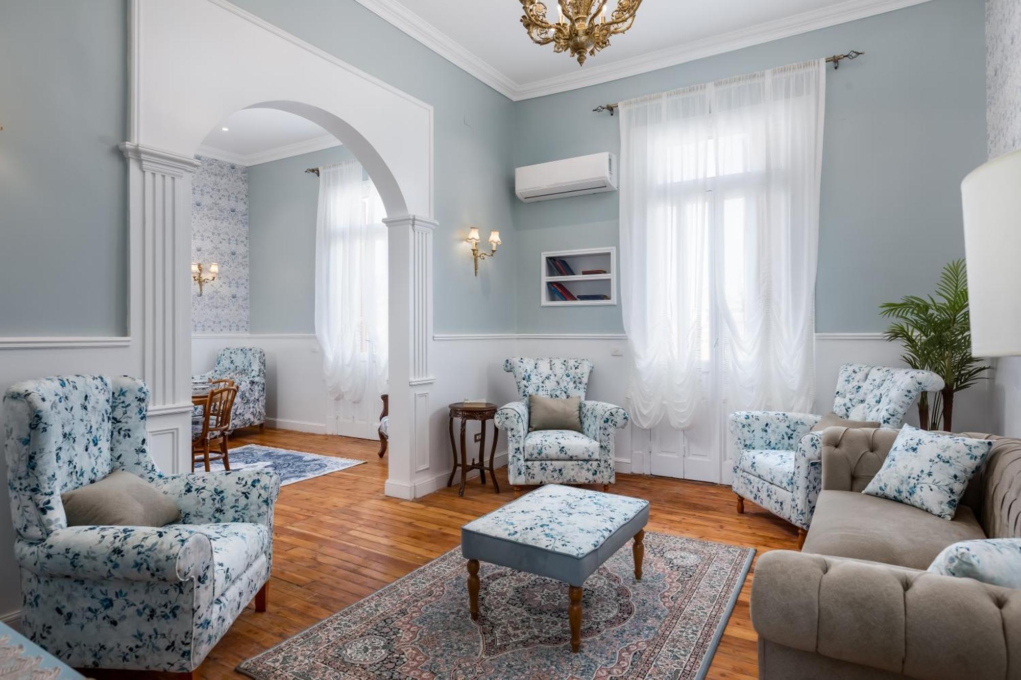 Appartement Downtown Sunny Hideaway Vintage, 7 Balconies Caïro